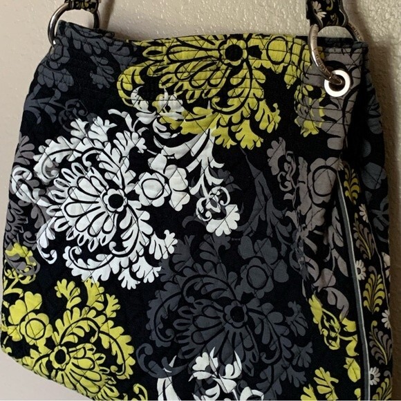 Vera Bradley Holiday Tote in Baroque - Retired Print - Picture 4 of 10
